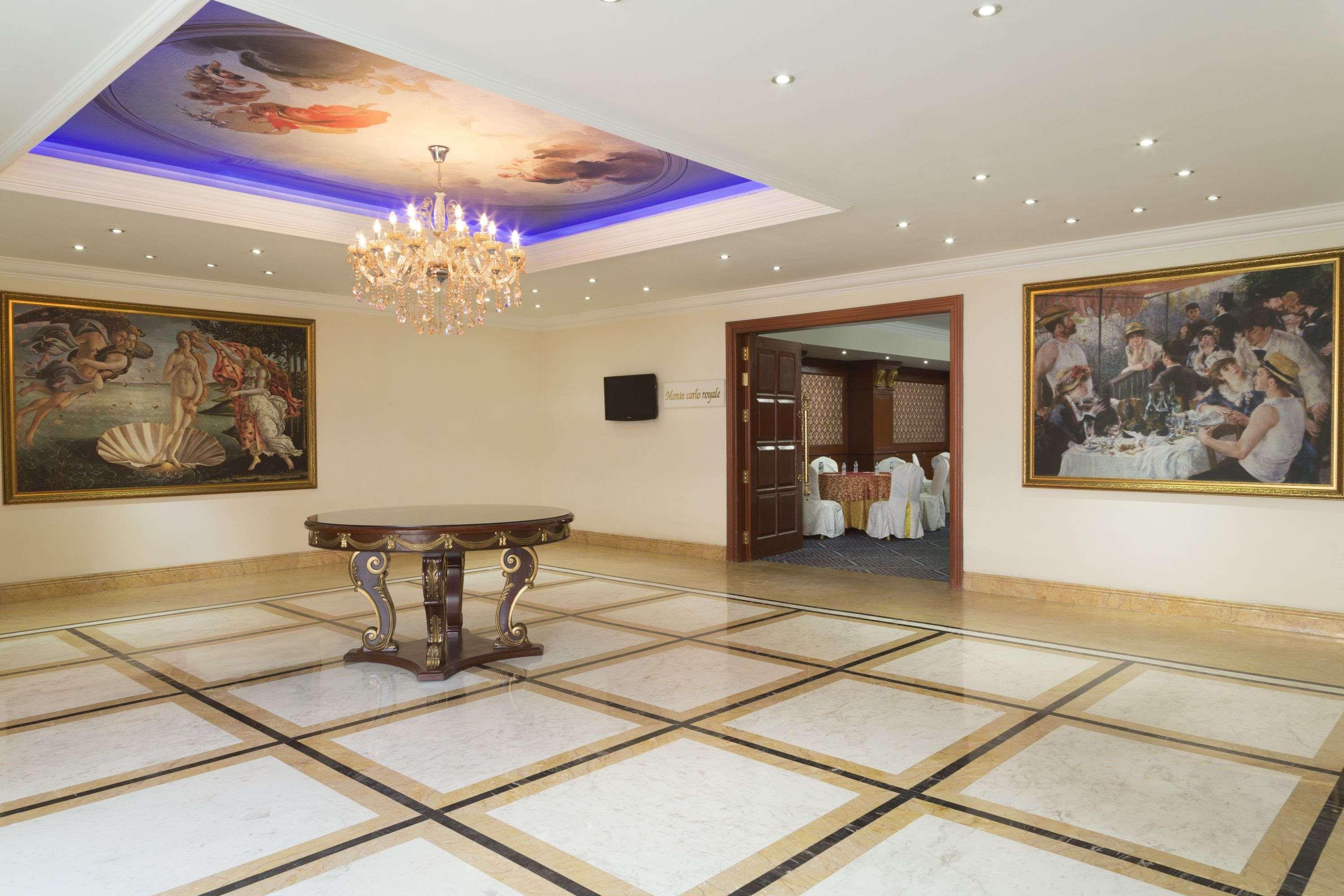 Ramada By Wyndham Amritsar Hotel Buitenkant foto