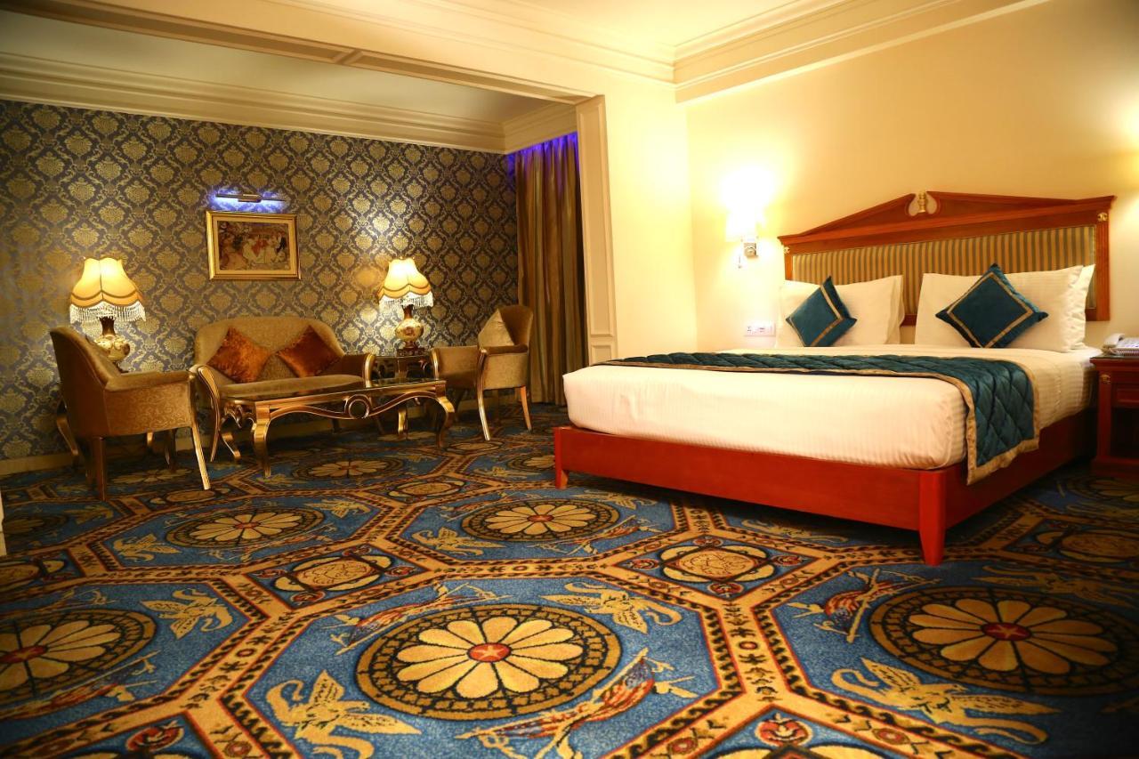 Ramada By Wyndham Amritsar Hotel Buitenkant foto
